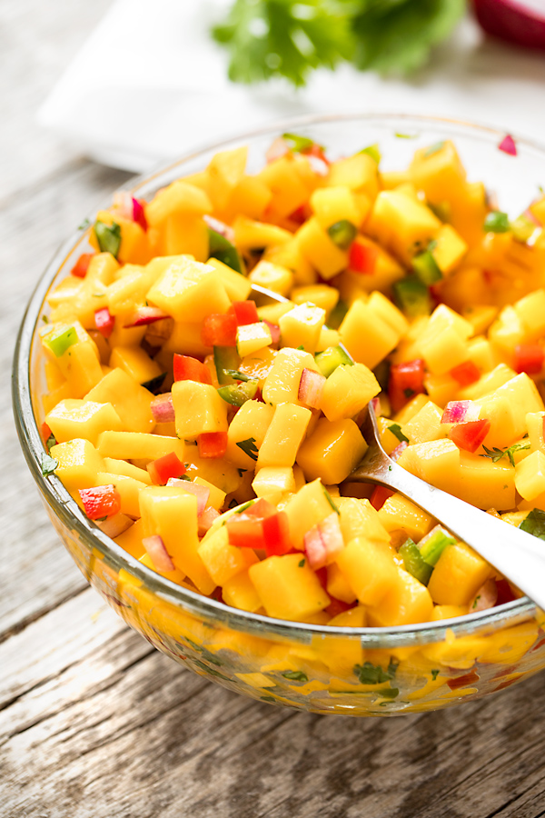 Mango Salsa | thecozyapron.com