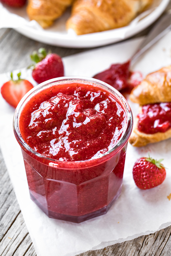 Strawberry Jam | thecozyapron.com