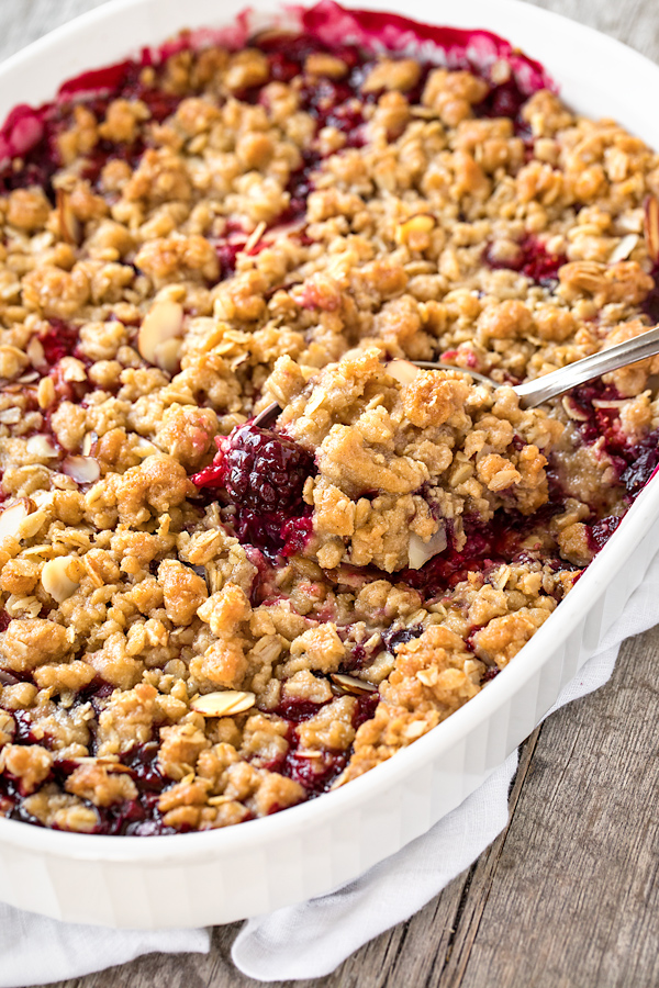 Berry Crisp | thecozyapron.com