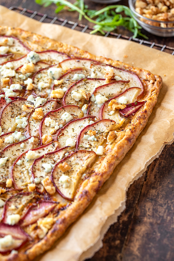 Savory Pear Tart | thecozyapron.com
