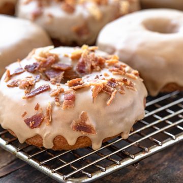 Maple Donuts | thecozyapron.com