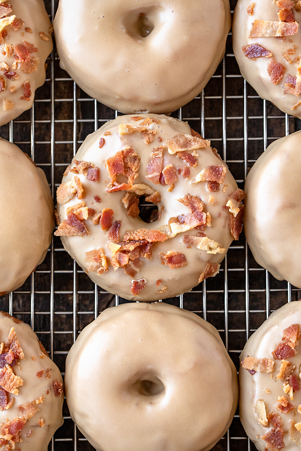 Maple Donuts | thecozyapron.com