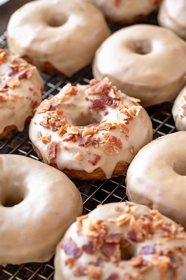 Maple Donuts | thecozyapron.com