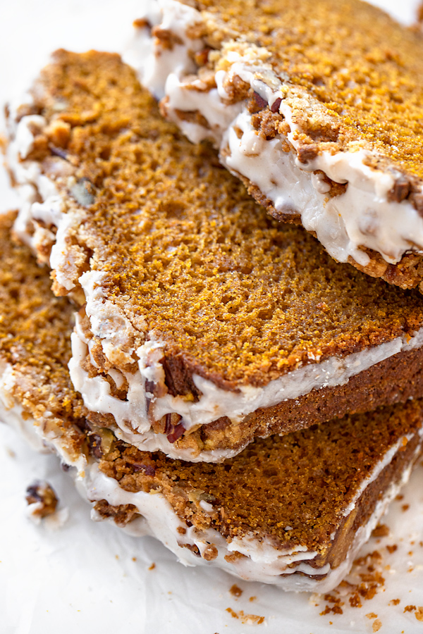 Pumpkin Bread with Pecan Streusel | thecozyapron.com