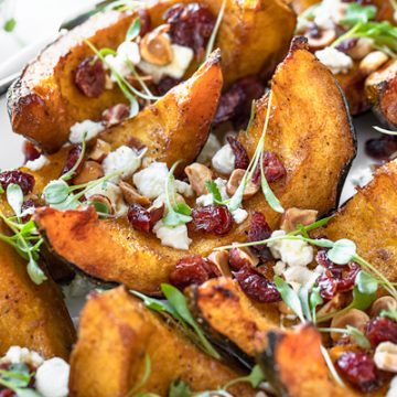 Roasted Acorn Squash | thecozyapron.com