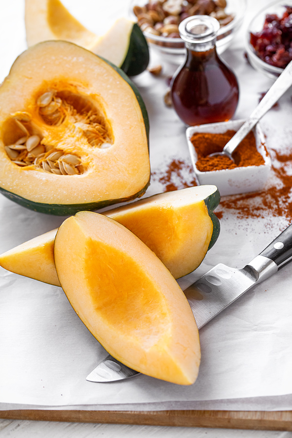 Roasted Acorn Squash Ingredients | thecozyapron.com