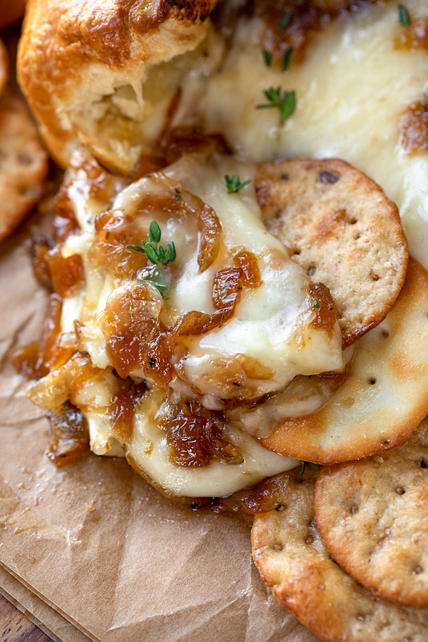 Baked Brie with Balsamic Caramelized Onions | thecozyapron.com