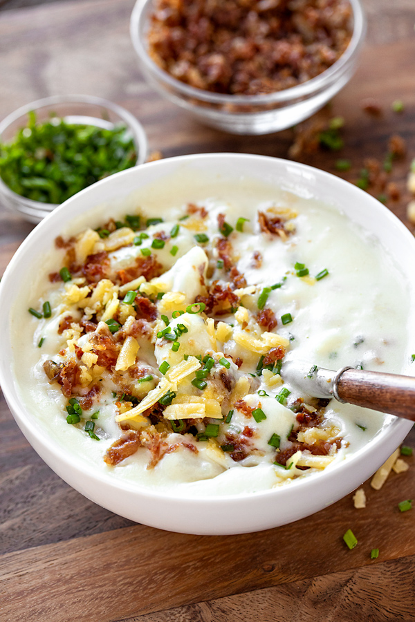 Loaded Baked Potato Soup | thecozyapron.com