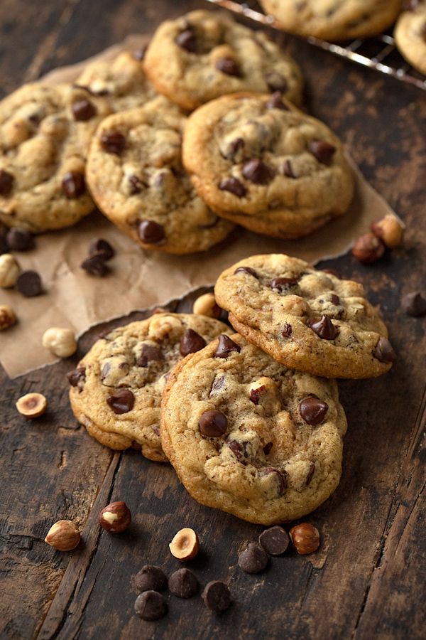 Chocolate Chip Cookies with Roasted Hazelnuts | thecozyapron.com