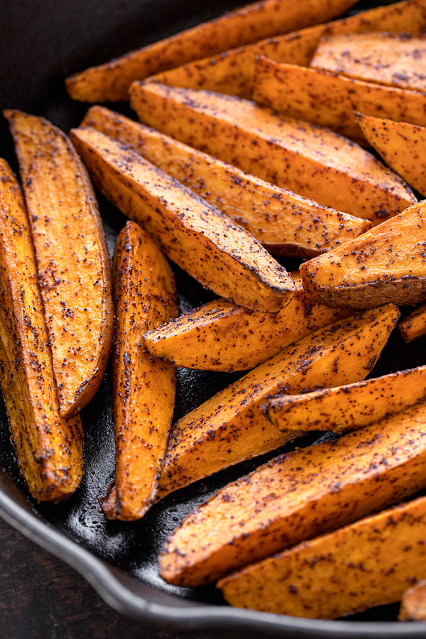 Baked Sweet Potato Fries | thecozyapron.com
