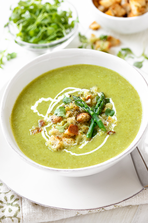 Asparagus Soup | thecozyapron.com