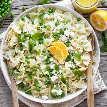 Bow Tie Pasta Salad with Lemon Vinaigrette | thecozyapron.com