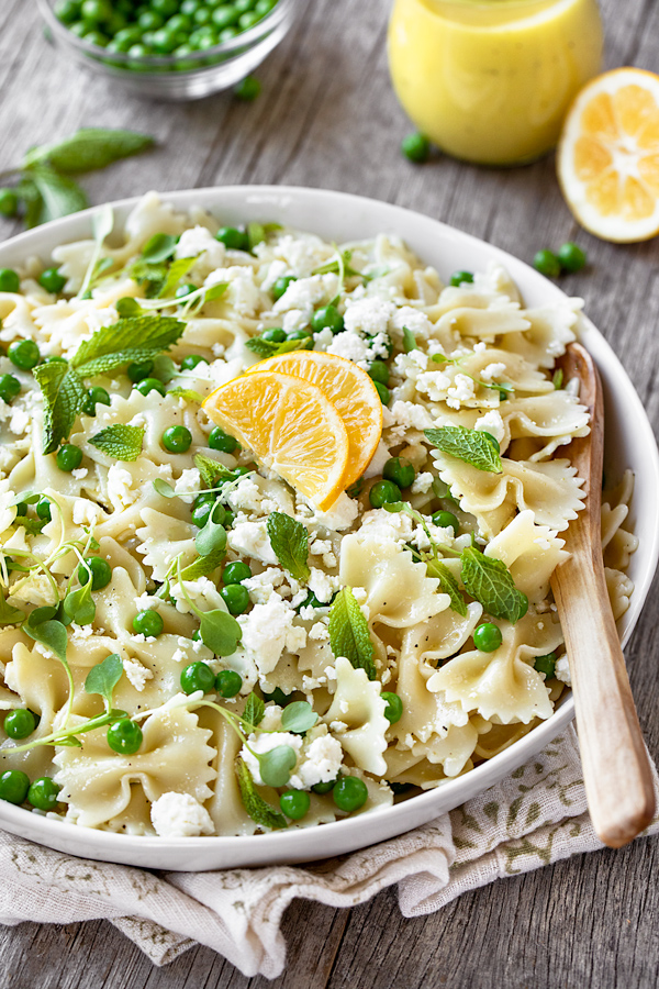 Bow Tie Pasta Salad with Lemon Vinaigrette | thecozyapron.com