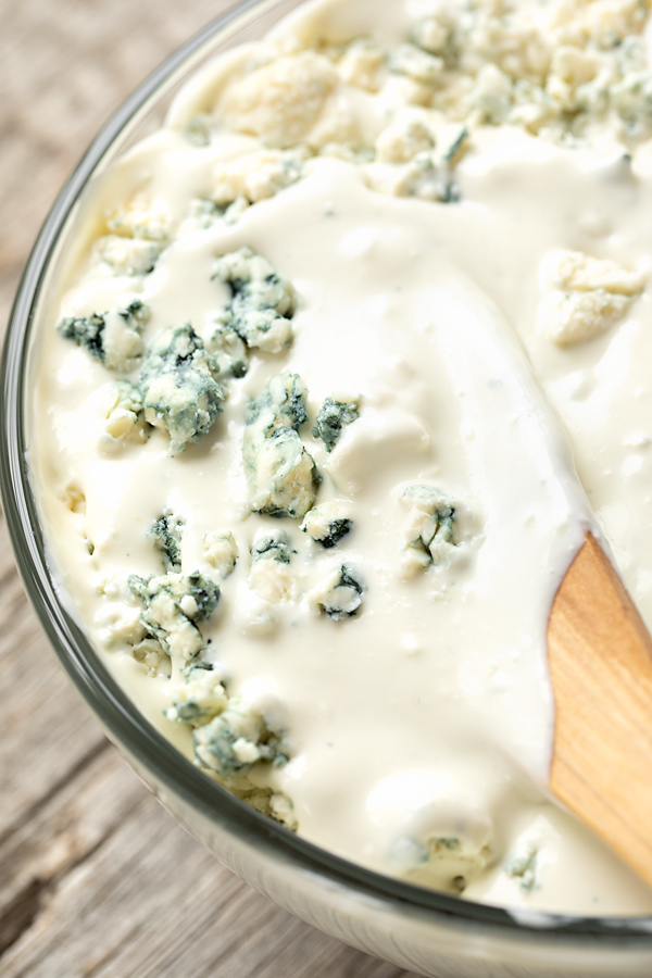 Blue Cheese Dressing | thecozyapron.com