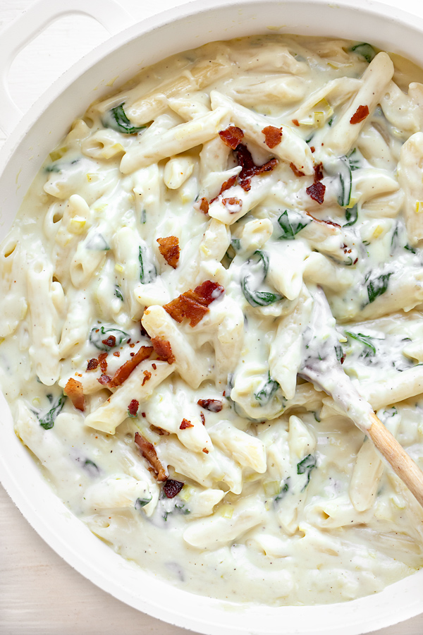 Penne Pasta with Spinach Cream Sauce | thecozyapron.com