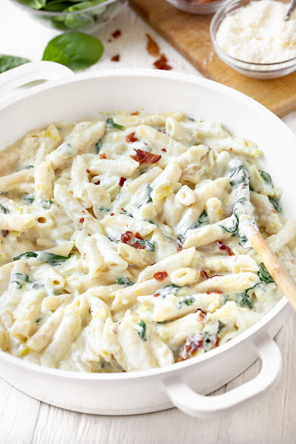 Penne Pasta with Spinach Cream Sauce | thecozyapron.com