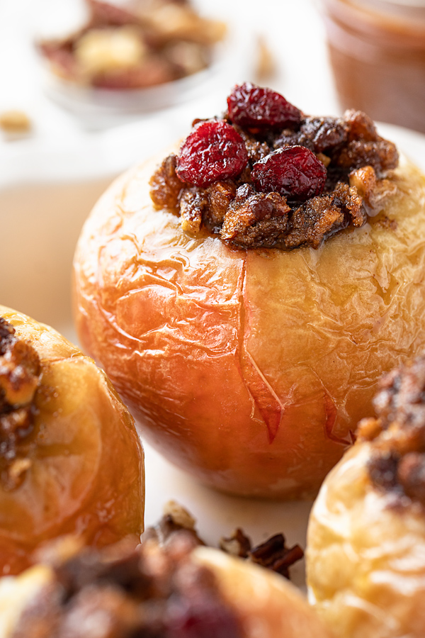 Baked Apples with Cranberry Nut Crumble | thecozyapron.com