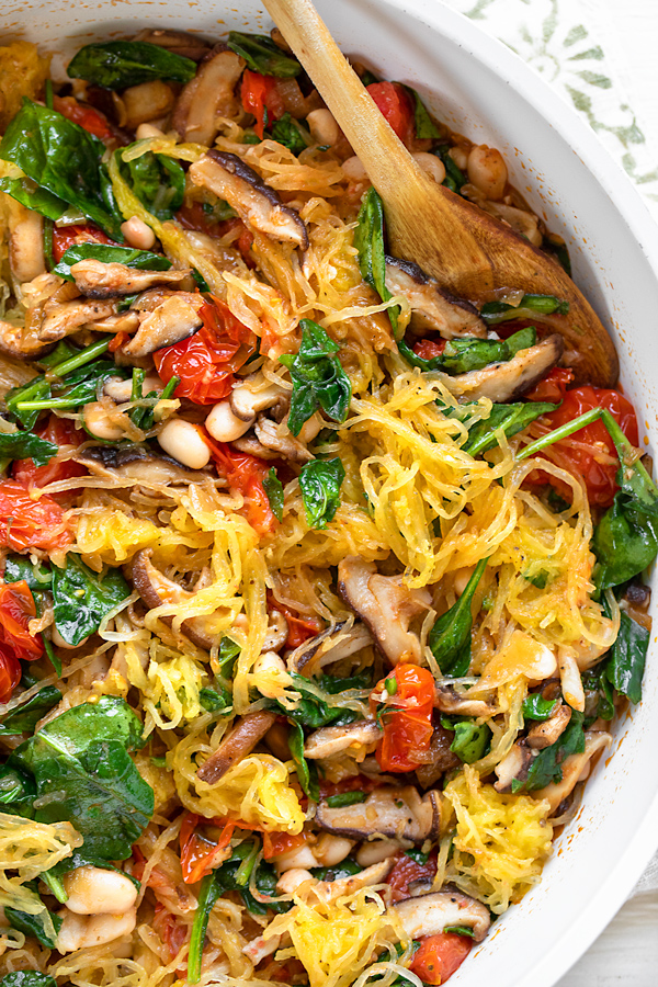 Spaghetti Squash with Sauteed Veggies in Pan | thecozyapron.com