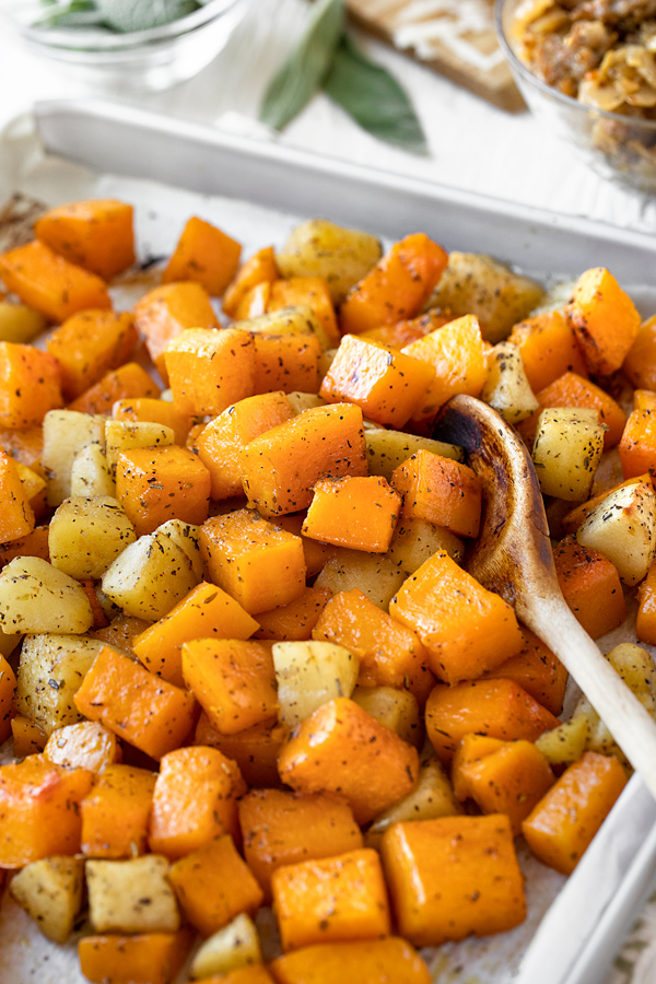 Freshly Roasted Butternut Squash and Apples for Butternut Squash Casserole | thecozyapron.com