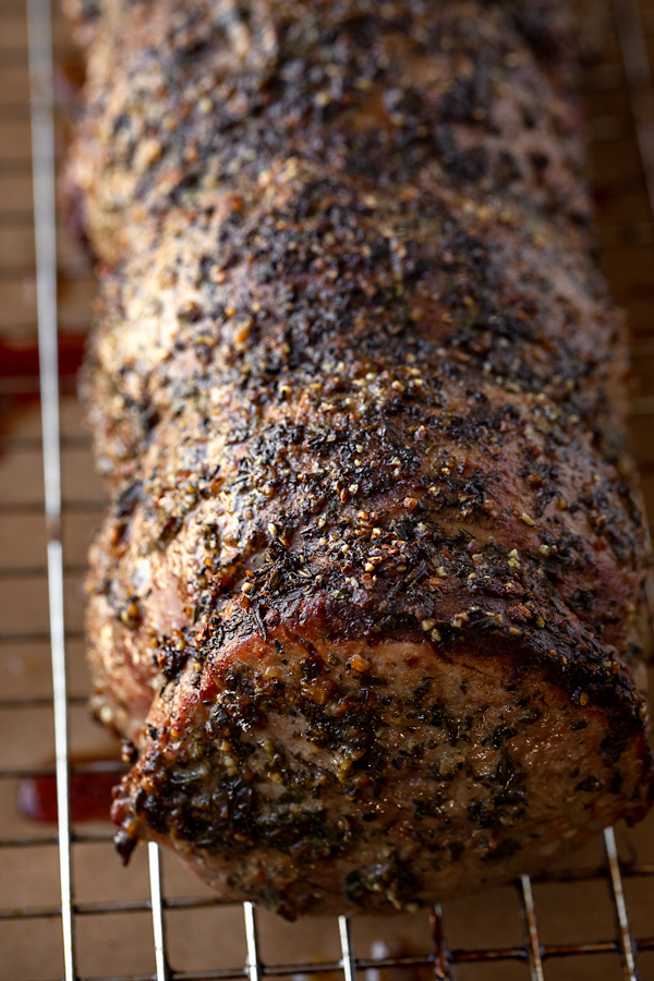 Herb-Pepper Crusted Beef Tenderloin | thecozyapron.com