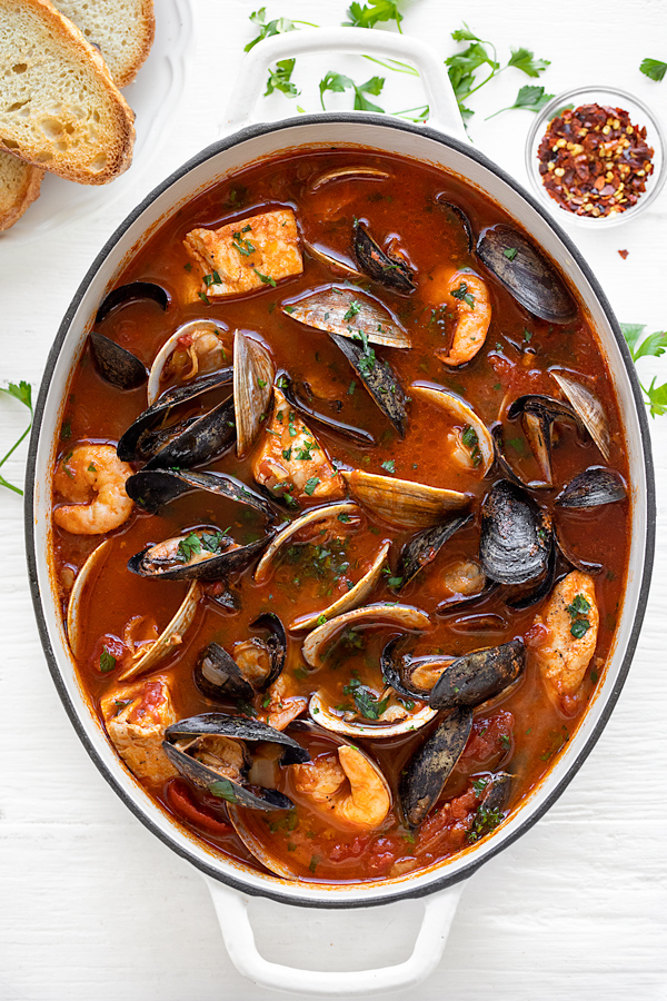 Cioppino in a Pot | thecozyapron.com