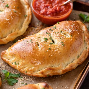 Calzone | thecozyapron.com