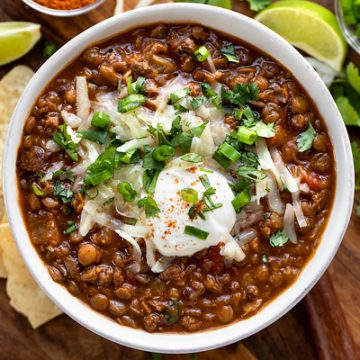 Lentil Chili | thecozyapron.com