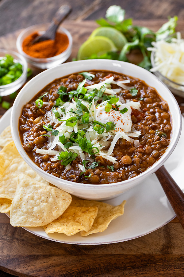 Lentil Chili with Corn Chips | thecozyapron.com