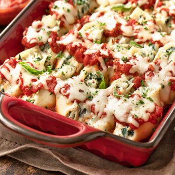 Ricotta Stuffed Shells with Spinach and Artichoke | thecozyapron.com