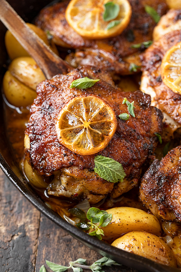 Harissa Chicken | thecozyapron.com