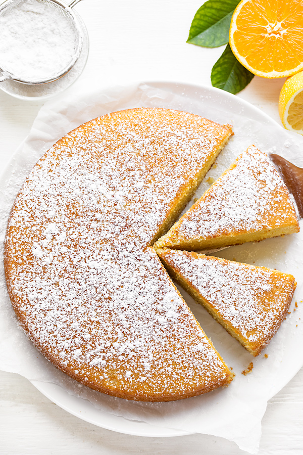 Olive Oil Cake with Slices | thecozyapron.com