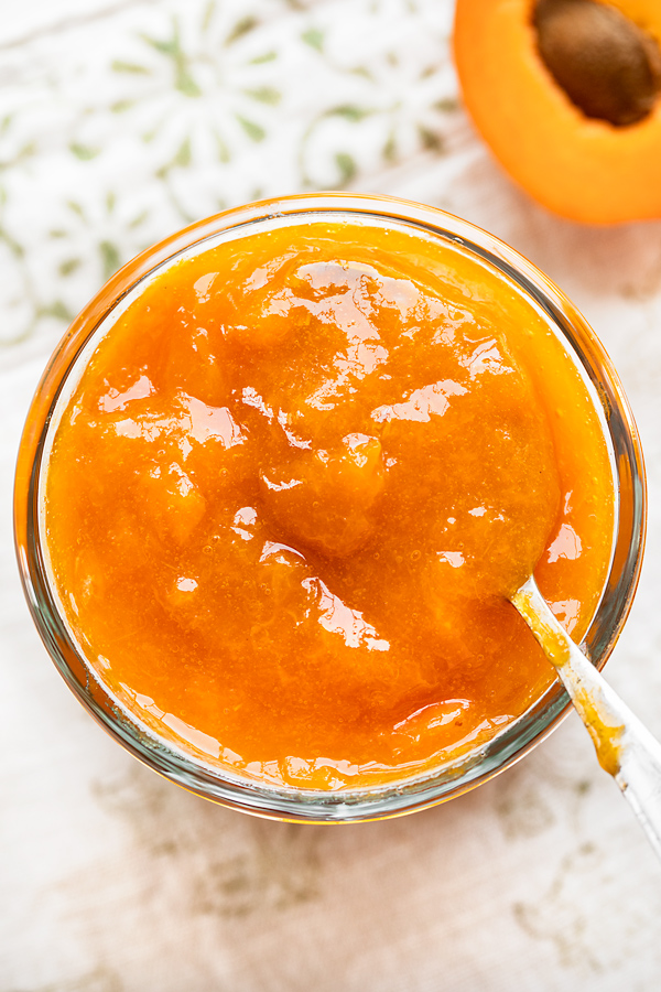 Apricot Jam with a Spoon | thecozyapron.com