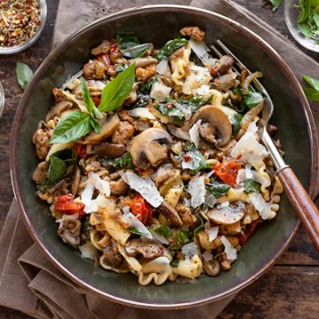 Mushroom Pasta | thecozyapron.com