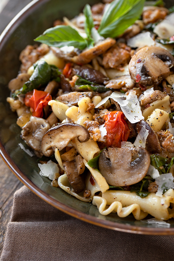 Mushroom Pasta | thecozyapron.com