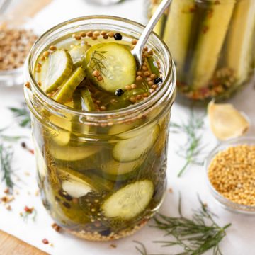 Refrigerator Dill Pickles | thecozyapron.com