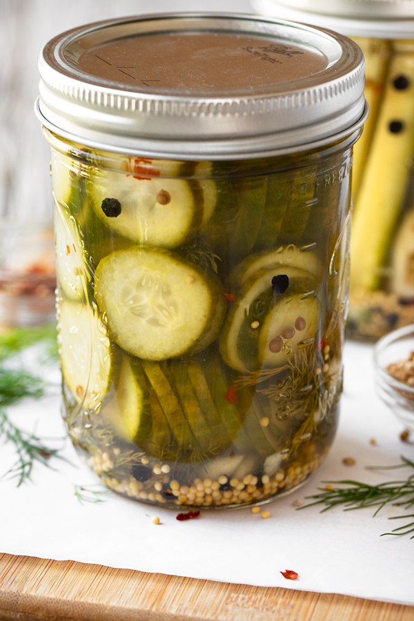 Refrigerator Dill Pickles | thecozyapron.com
