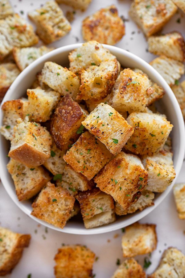 Homemade Croutons in a Bowl | thecozyapron.com