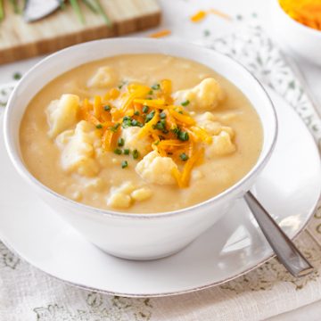 Cauliflower Cheese Soup | thecozyapron.com