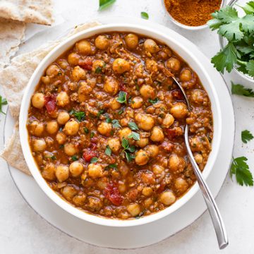 Chickpea Chili | thecozyapron.com