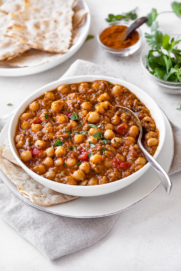 Chickpea Chili | thecozyapron.com