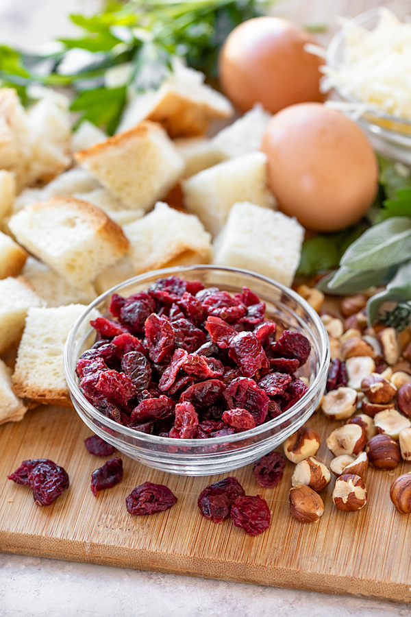 Cranberry Stuffing Ingredients | thecozyapron.com