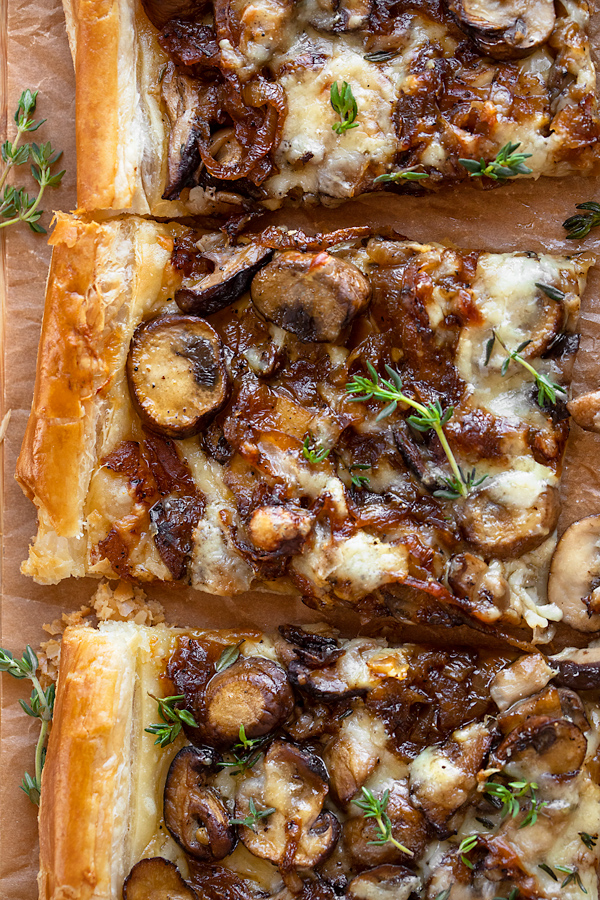 Sliced French Onion Mushroom Tart | thecozyapron.com
