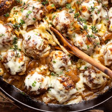 French Onion Meatballs | thecozyapron.com