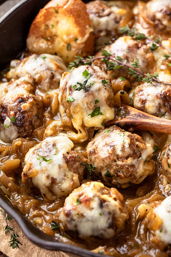 French Onion Meatballs | thecozyapron.com