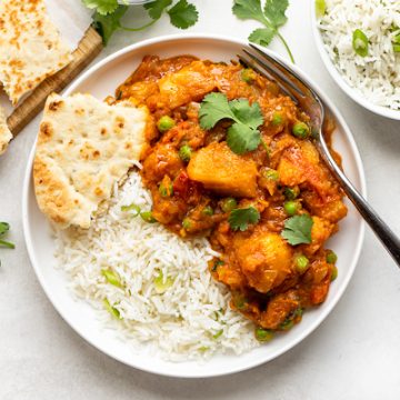 Potato Curry with Peas | thecozyapron.com