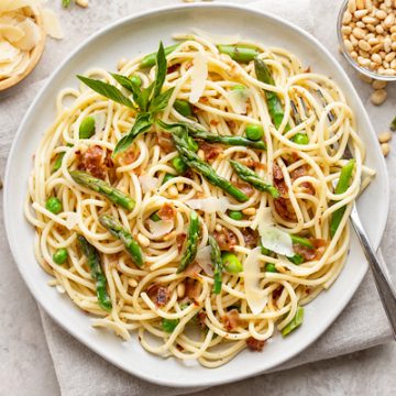Asparagus Pasta with Prosciutto | thecozyapron.com