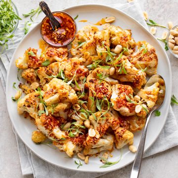 Chili Crisp Cauliflower | thecozyapron.com
