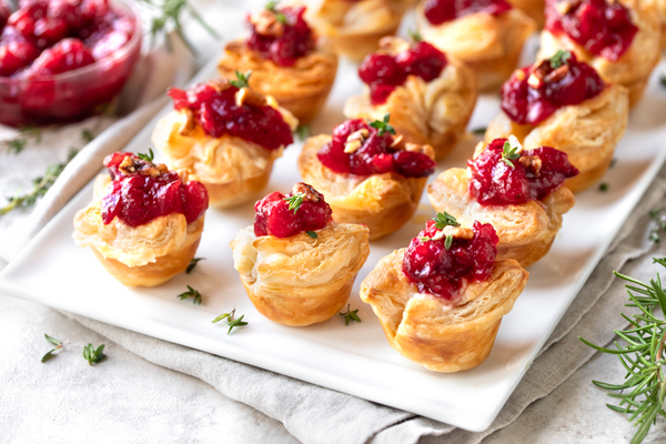 Cranberry Brie Puff Pastry Bites