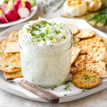 Garlic and Herb Cheese Spread | thecozyapron.com
