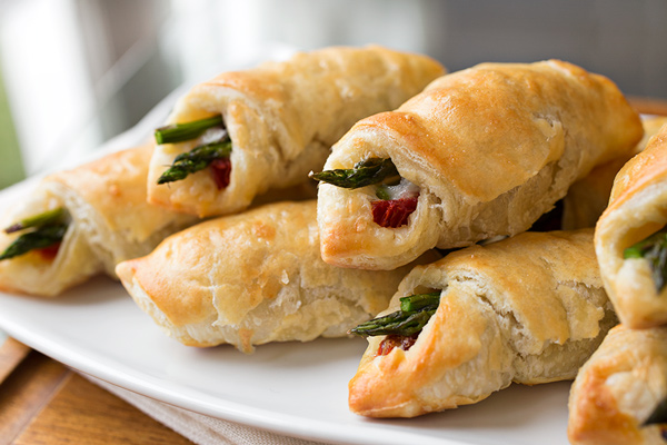 prosciutto wrapped asparagus | thecozyapron.com